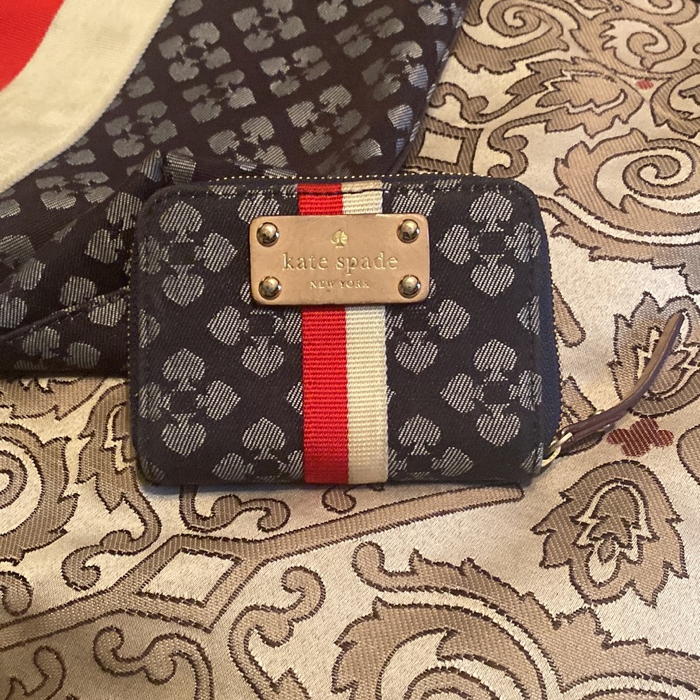 Large Kate Spade Crossbody With Matching Wallet - image 3
